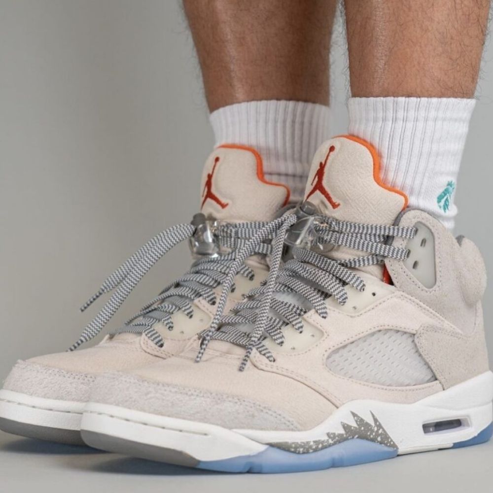 Air Jordan 5 Retro SE Craft Light Orewood Brown